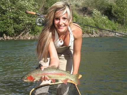 hot-sexy-girl-fishing.jpg?w=430&h=322